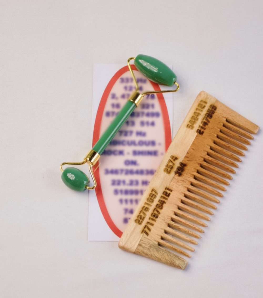 Jade (green) Face Roller + Switchword Neem comb