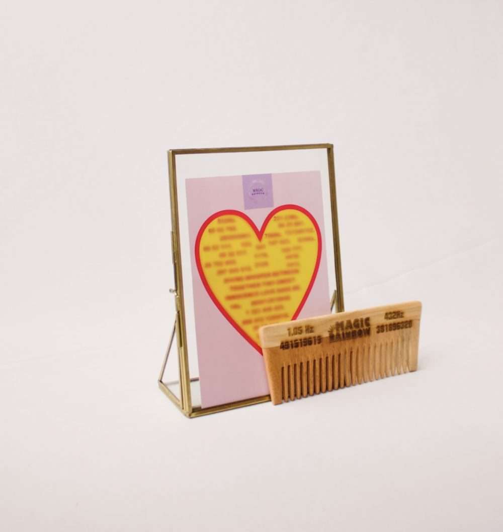 Relationship frame + Switchword Neem Comb
